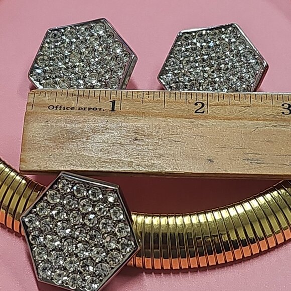 PIERRE CARDIN Rhinestones Choker Gold-Tone Necklace Hexagon Pendant & Earrings - Picture 10 of 10